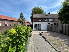 Karel van den Oeverstraat 2003.JPG